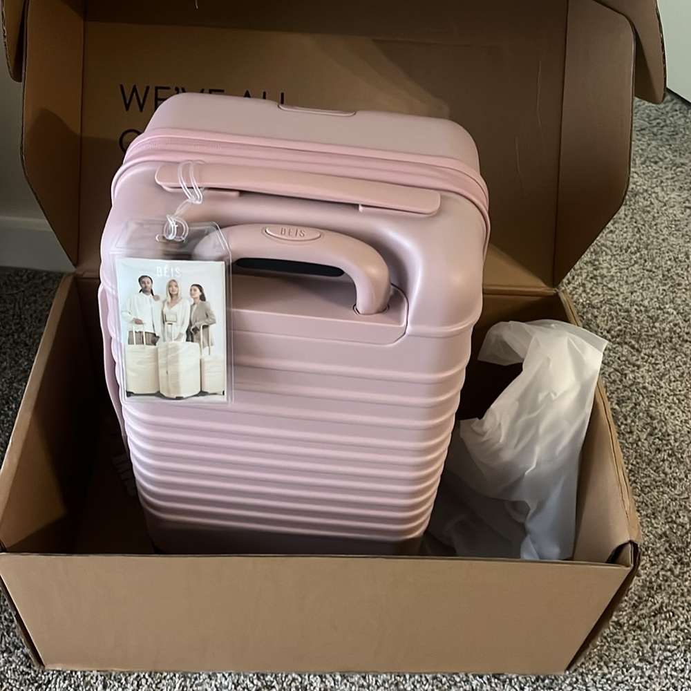Beis small carry on roller bag - Picture 2 of 2